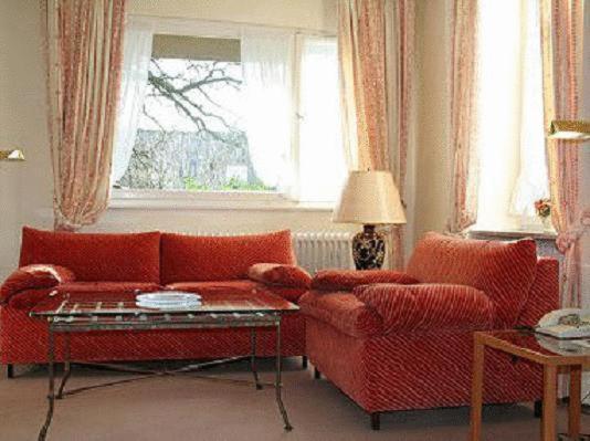 אואגן Hotel Zur Krone מראה חיצוני תמונה