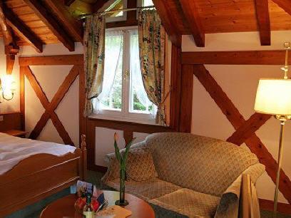 אואגן Hotel Zur Krone חדר תמונה