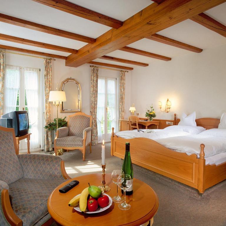 אואגן Hotel Zur Krone חדר תמונה